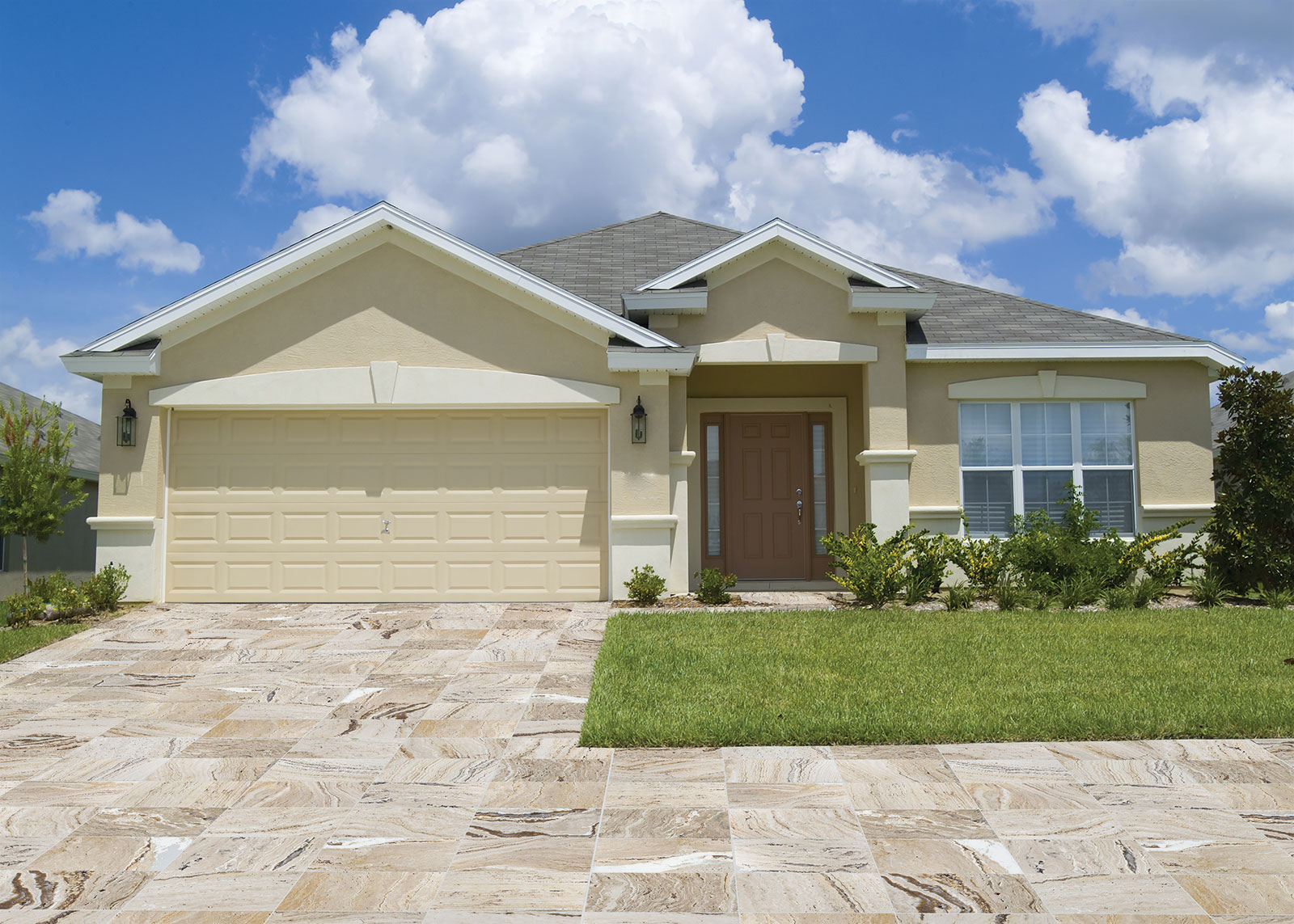 leonardo-travertine-tumbled-pavers