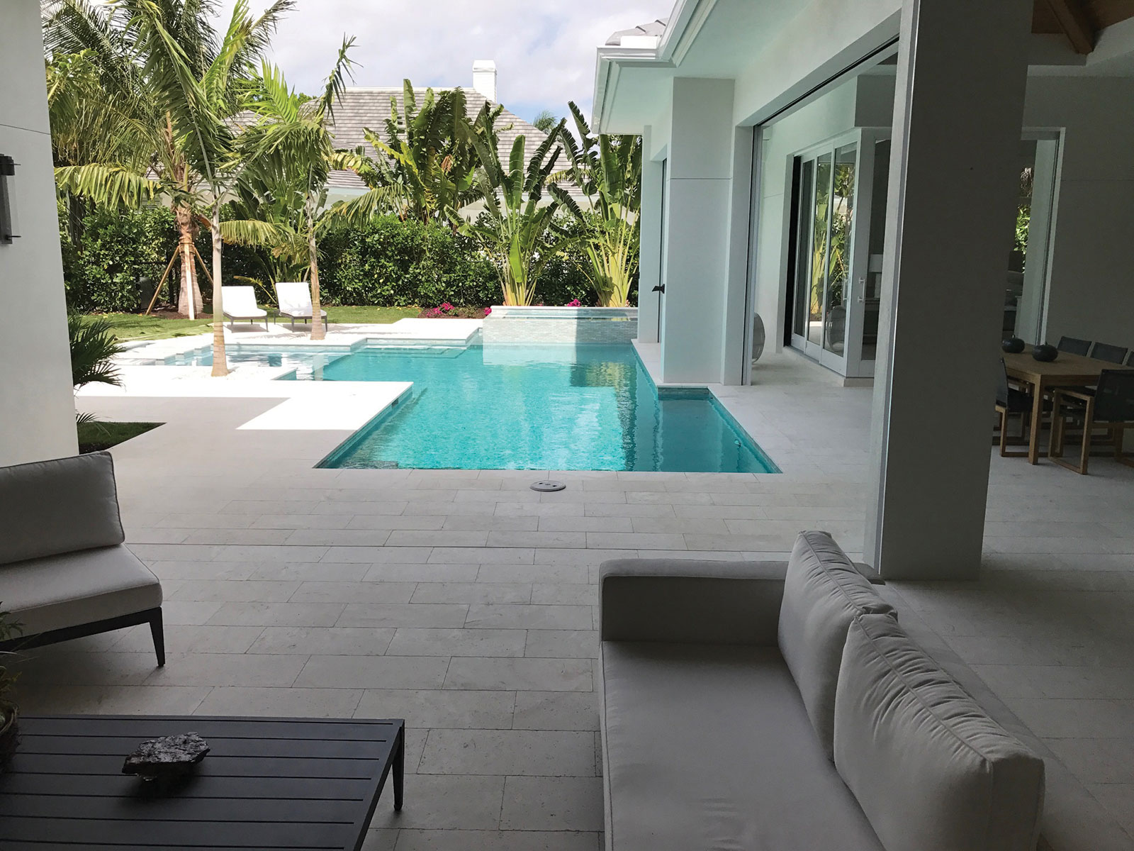 shell-stone-limestone-tumbled-pavers