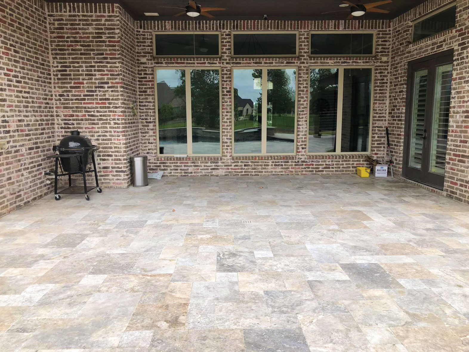 silver-travertine-tumbled-pavers