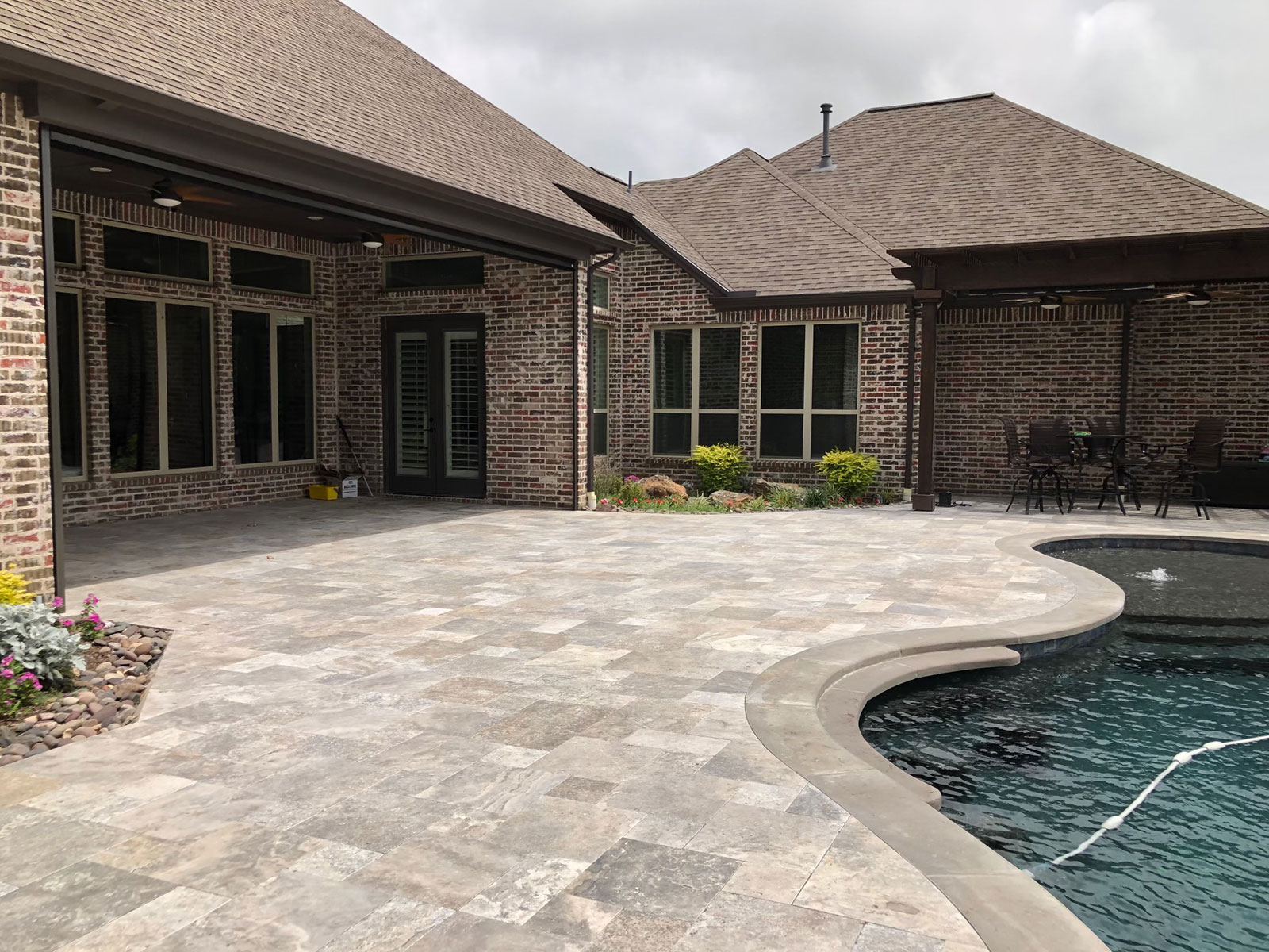 silver-travertine-tumbled-pavers